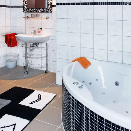 Im Rheintal فندق 3*