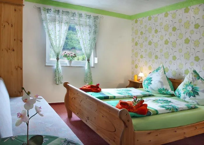 Im Rheintal Kamp-Bornhofen